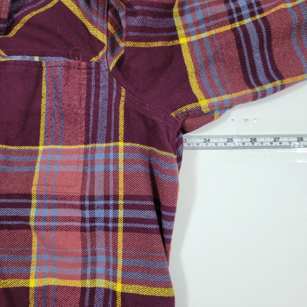 Duluth Trading Co Flannel Shirt Womens XL Purple Excellent Plaid Side Pockets - Picture 4 of 9